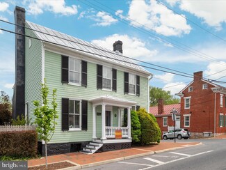 422 S Cameron St, Winchester, VA 22601