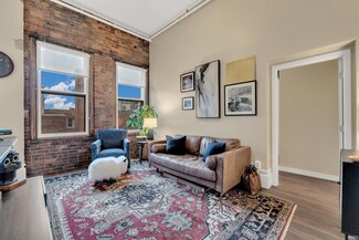 112 W Washington Blvd Unit 422, Fort Wayne, IN 46802
