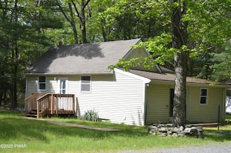 140 Algonquin Rd, Shohola, PA 18458