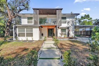 701 NE 164th St, Miami, FL 33162