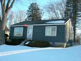 98 Fairmount Ave, Manchester, NH 03104