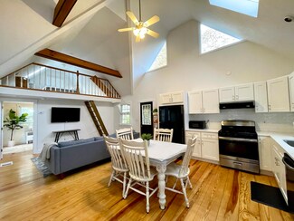 69 Pine Grove Ave, Hyannis, MA 02601
