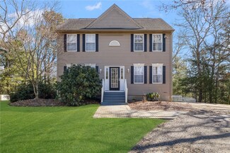 274 Shannock Rd, Wakefield, RI 02879