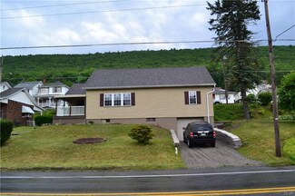 631 E Center St, Nesquehoning, PA 18240