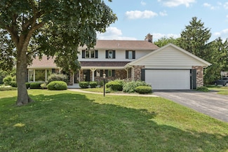 2 Redwood Ct, Racine, WI 53402