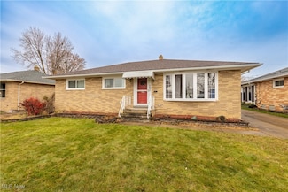 4802 Forest Edge Dr, Cleveland, OH 44144
