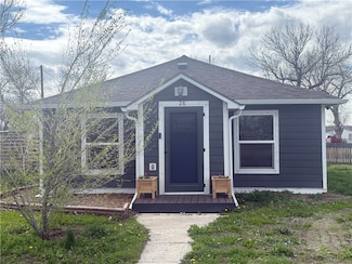 28 N Lewis Ave, Hardin, MT 59034