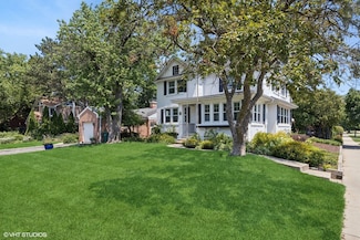 311 Wagner Rd, Northfield, IL 60093