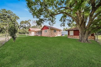 2201 Badger Ln, Huntsville, TX 77320