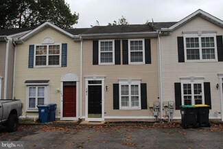 141 Creekside Ct, Newark, DE 19702