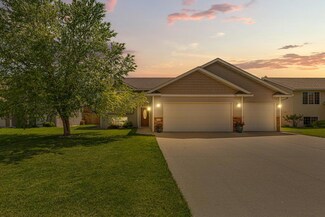 121 Timberwolf Ct, Mankato, MN 56001