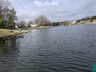 11850 N Lake Side Dr, Jerome, MI 49249