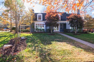 799 Lochmoor Blvd, Grosse Pointe Woods, MI 48236