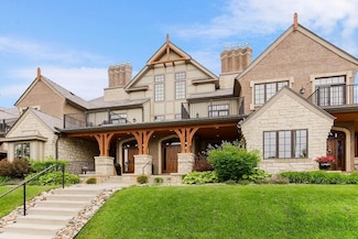 4502 Summit St, Kansas City, MO 64111