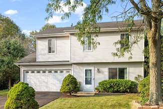 279 Westbrook Cir, Naperville, IL 60565