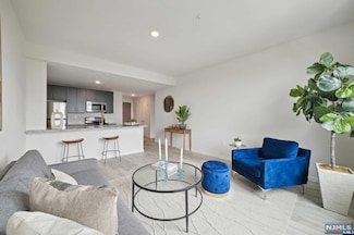 45 S Grove St Unit 527, East Orange, NJ 07018