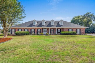 3041 Englewood Dr, Jennings, LA 70546