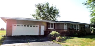 5495 S State Route 1, Saint Anne, IL 60964