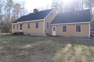 50 Nottingham Rd, Winthrop, ME 04364