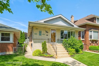 6104 N Austin Ave, Chicago, IL 60646