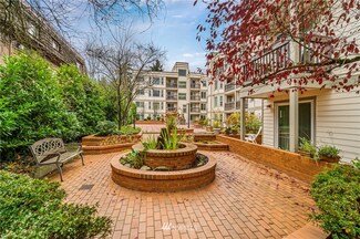 2152 N 112th St Unit 312, Seattle, WA 98133