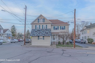 2 Miner St, Hudson, PA 18705