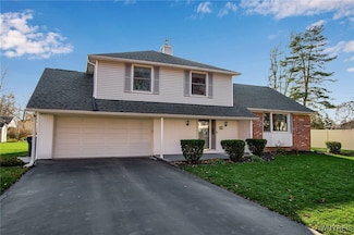 10 Mcintosh Dr, Lockport, NY 14094