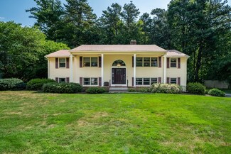 41 Woodcliff Dr, Westfield, MA 01085