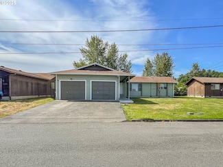 1943 Green Ave, Roseburg, OR 97471