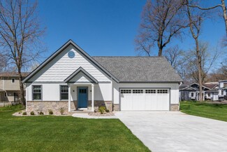 266 E Gull Lake Dr, Augusta, MI 49012