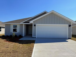 225 Laurel Hill St, Crestview, FL 32539