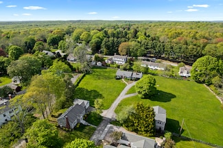 42 A St, Groton, CT 06340