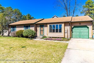 1101 Grinnell Ave, Toms River, NJ 08757