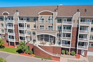 649 Old Highway 8 NW Unit 313, New Brighton, MN 55112