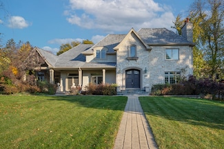 724 Becker Rd, Glenview, IL 60025