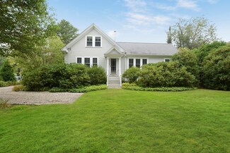 696 Smith Neck Rd, South Dartmouth, MA 02748