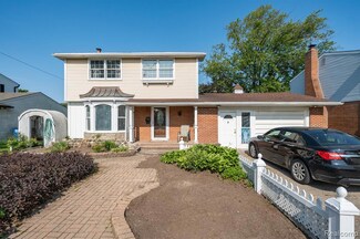 511 N Byfield St, Westland, MI 48185