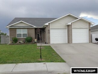320 S Platte River Dr, Guernsey, WY 82214