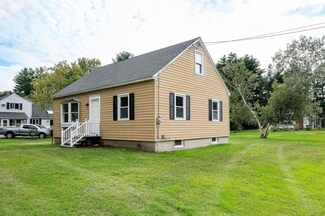 48 Old Rochester Rd, Dover, NH 03820