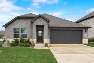 3401 Triumph Dr, Denton, TX 76207