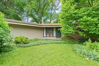 15 S 7th Ave, Iowa City, IA 52245