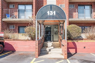 131 Franklin St Unit 303, Stoneham, MA 02180