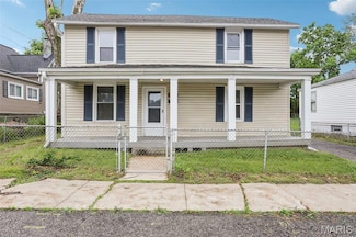 1292 Purcell Ave, Saint Louis, MO 63133