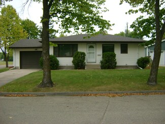 601 1st Ave NE, Crookston, MN 56716
