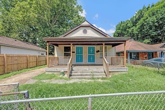877 N Bingham St, Memphis, TN 38108