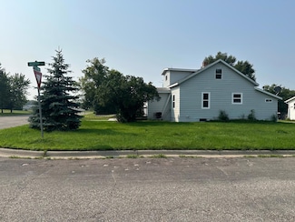 204 Rossman Ave, Detroit Lakes, MN 56501