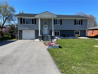 126 Altra Dr, Clarksville, IN 47129