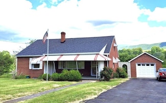 203 Scenic Ln, Rich Creek, VA 24147