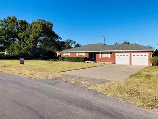 219 N Francis St, Shattuck, OK 73858