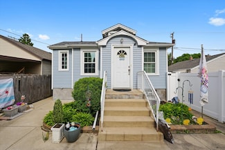 3831 N Pontiac Ave, Chicago, IL 60634